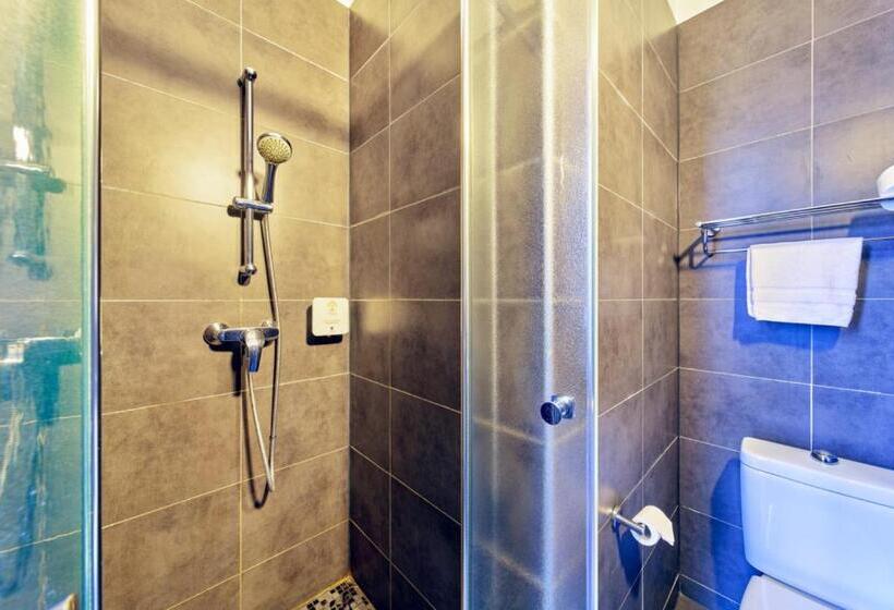 Номер Стандарт, Adonis Hotel Strasbourg