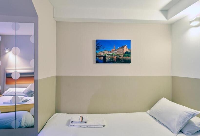 Номер Стандарт Трехместный, Adonis Hotel Strasbourg
