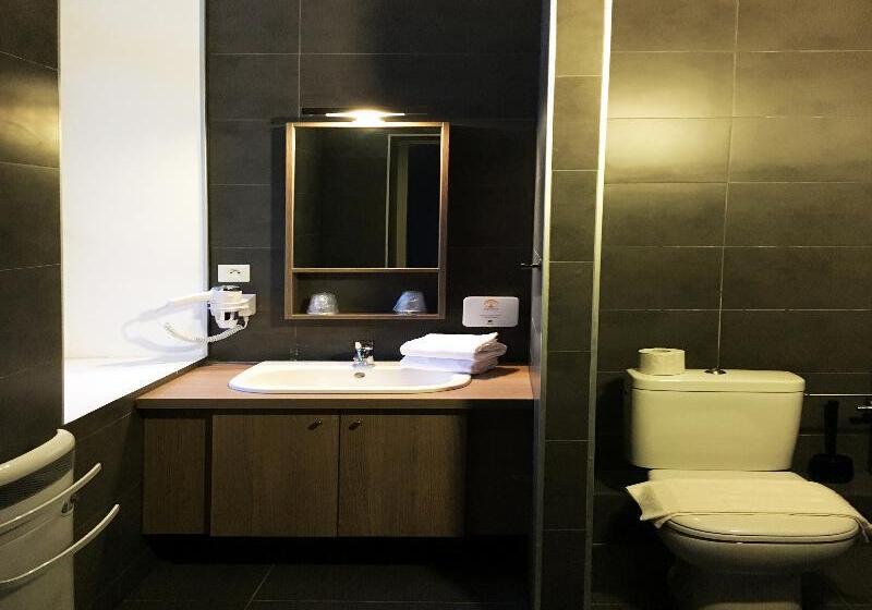 Номер Стандарт, Adonis Hotel Strasbourg