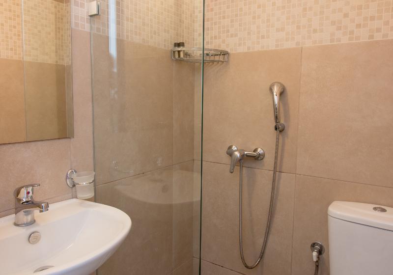 标准间, Cosmopolit