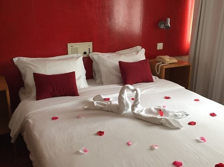 로맨틱 룸, Eco Salvador