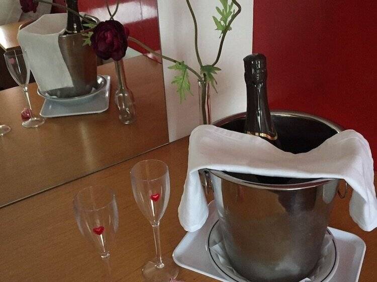 로맨틱 룸, Eco Salvador