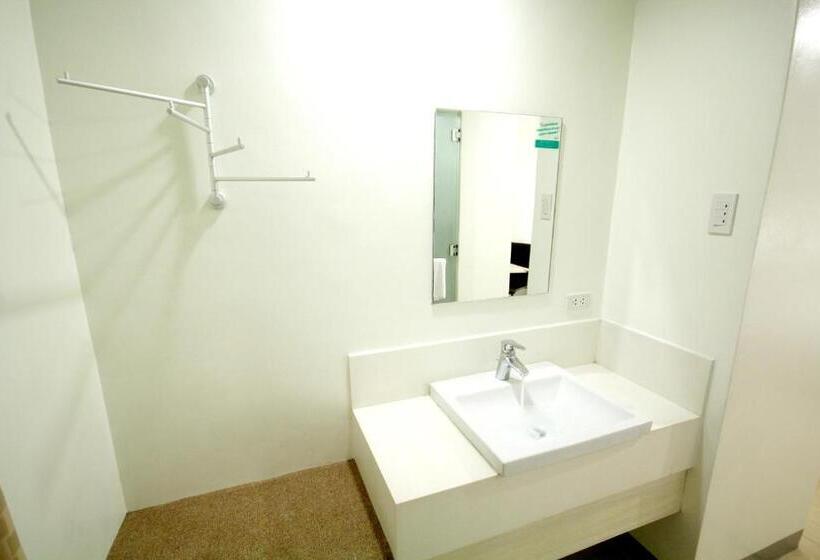 Номер Стандарт, Go Hotels Otis Manila