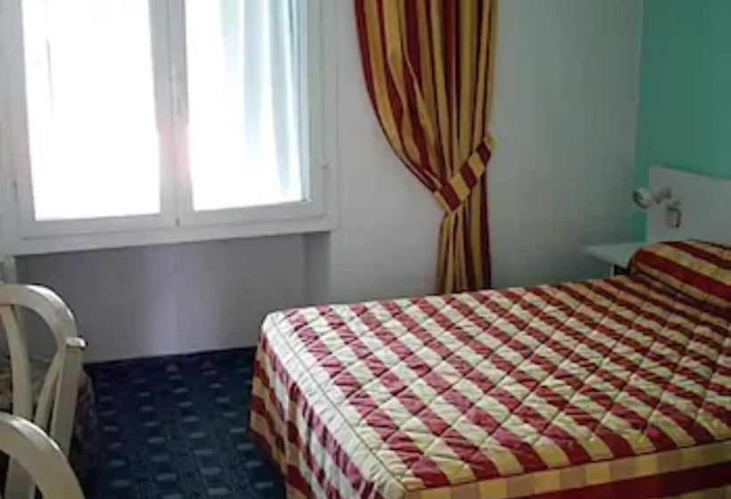 コンフォートルーム, Hôtel Claridge S