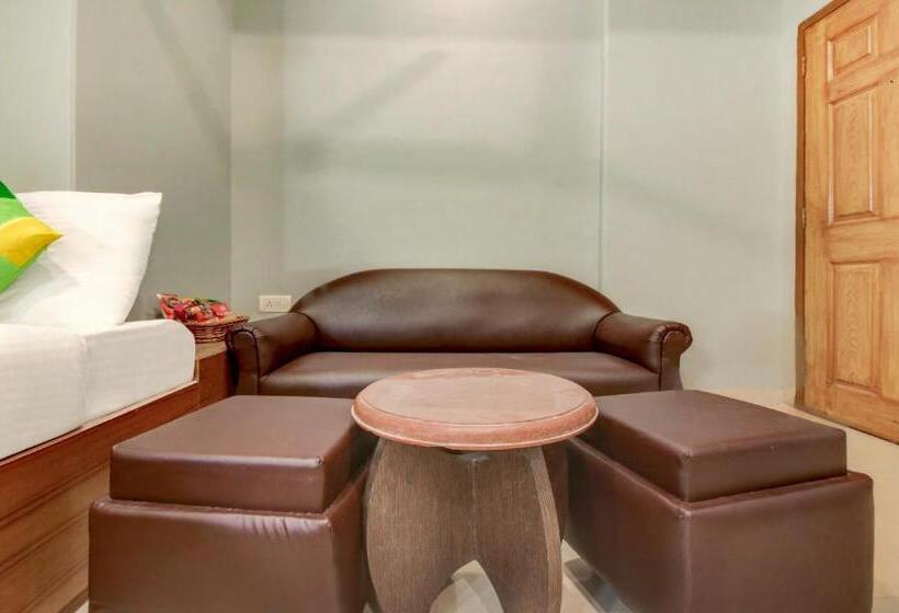 Superior-huone, Treebo Cruz Royale Santacruz West