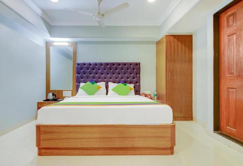 Economy Yhden Hengen Huone, Treebo Cruz Royale Santacruz West