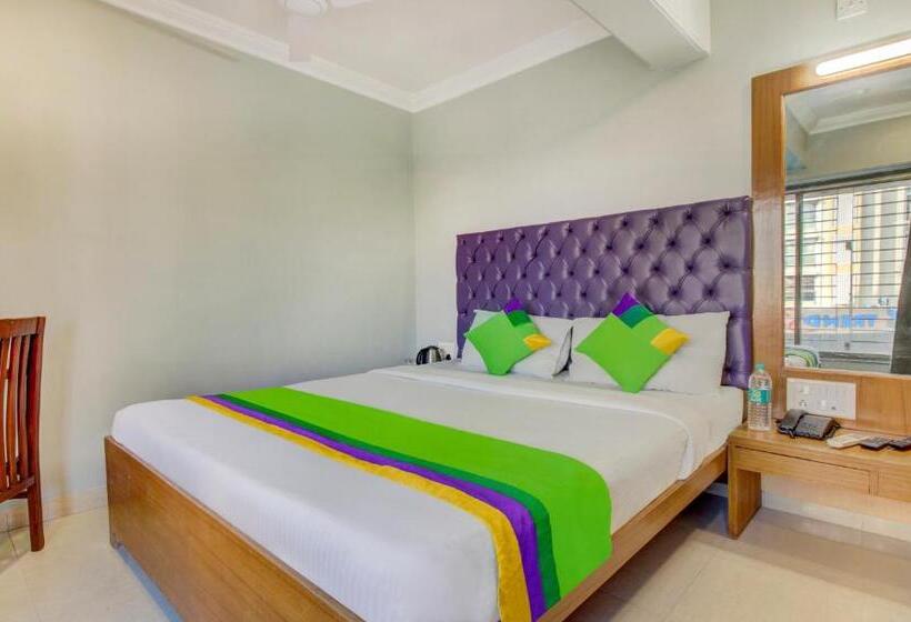 Economy Yhden Hengen Huone, Treebo Cruz Royale Santacruz West