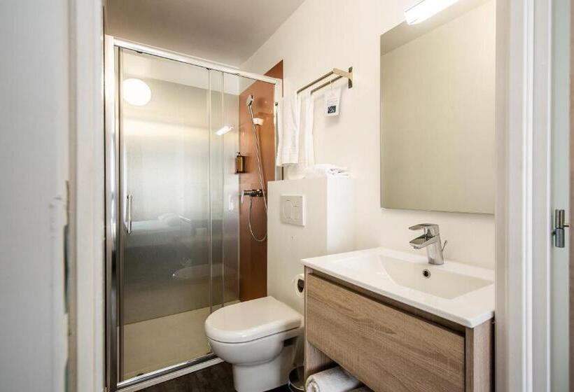 Номер Стандарт, Hôtel Pb   Paris Barcelone