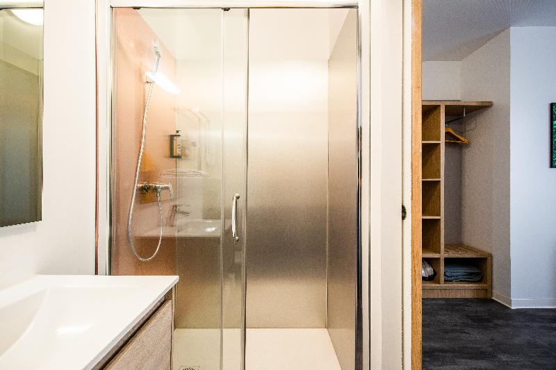 Номер Стандарт, Hôtel Pb   Paris Barcelone