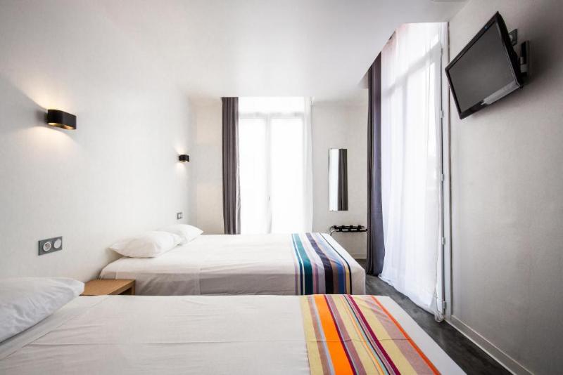 标准三人间, Hôtel Pb   Paris Barcelone