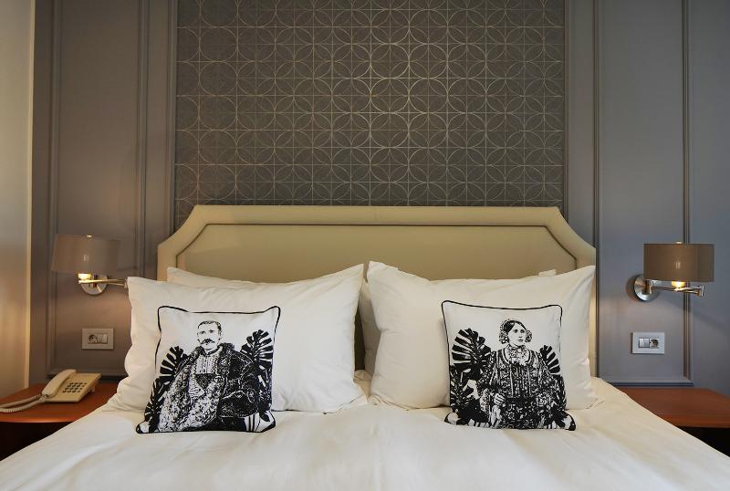 Номер Стандарт, Hôtel Pb   Paris Barcelone