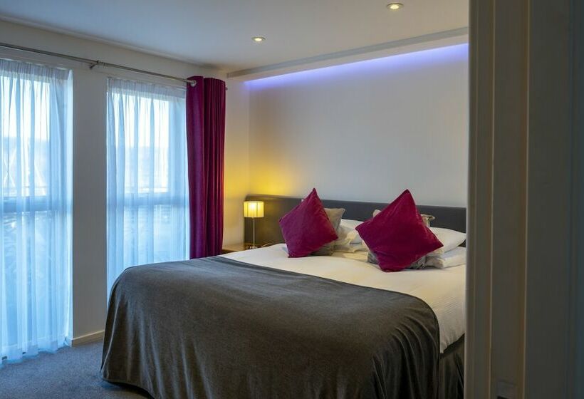 آپارتمان لوکس 2 خوابه, Portavadie