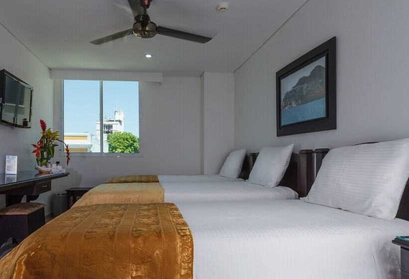 חדר סטנדרט לשלושה, Santa Marta Real