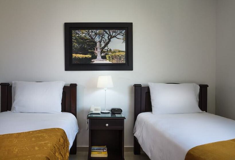 اتاق استاندارد سه نفره, Santa Marta Real