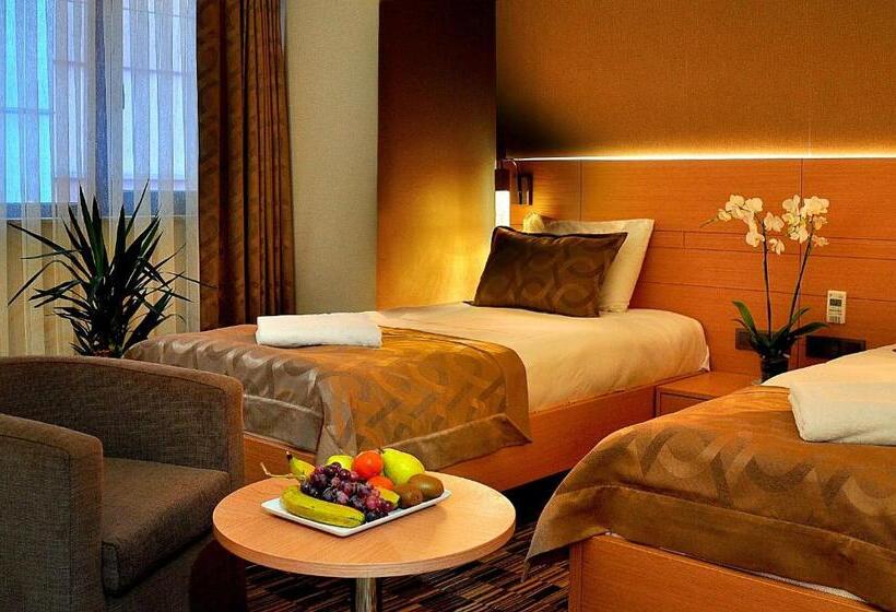 اتاق لوکس, Starton