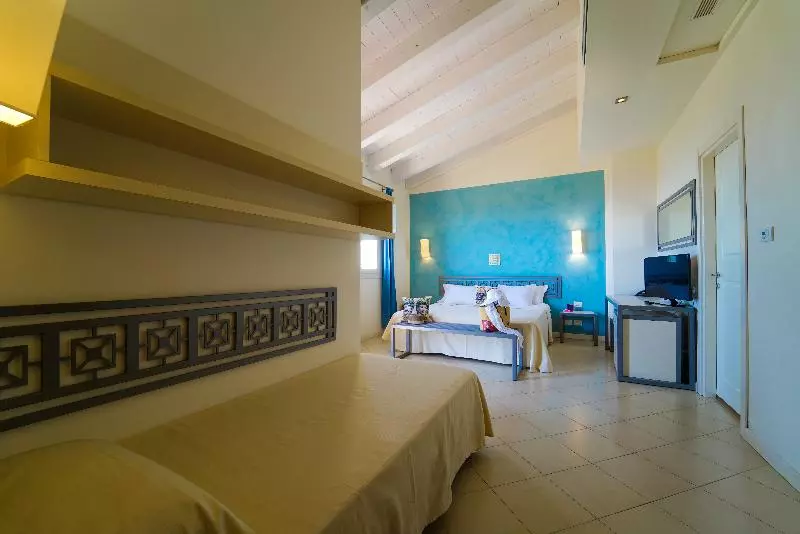 اتاق کلاسیک سه تخته, Sikania Eco Resort