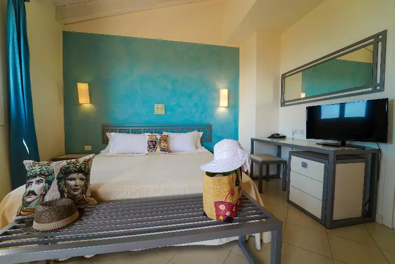 اتاق کلاسیک سه تخته, Sikania Eco Resort