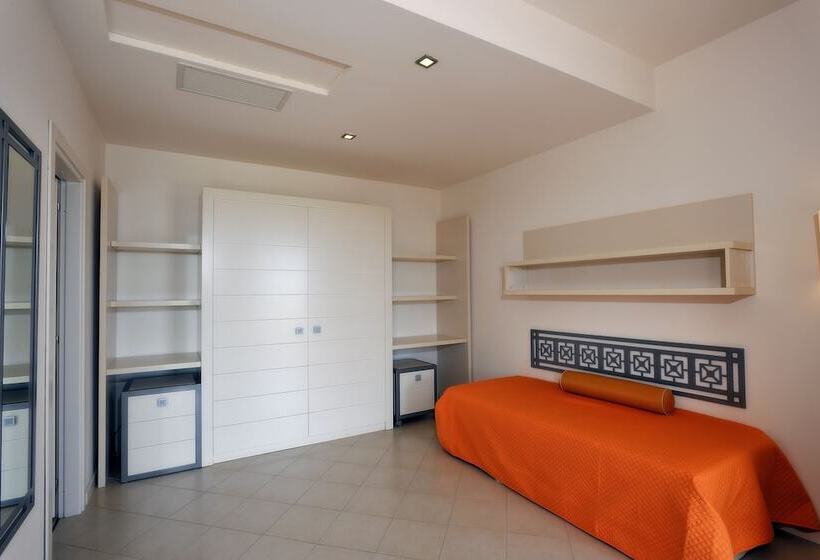 اتاق سوپریور سه تخته, Sikania Eco Resort