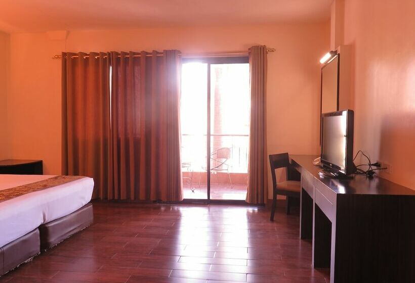 اتاق سوپریور, The Ritz Hotel At Garden Oases