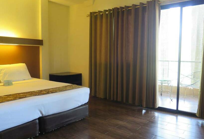 اتاق سوپریور, The Ritz Hotel At Garden Oases