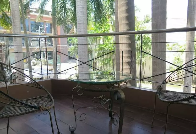スーペリアールーム, The Ritz Hotel At Garden Oases