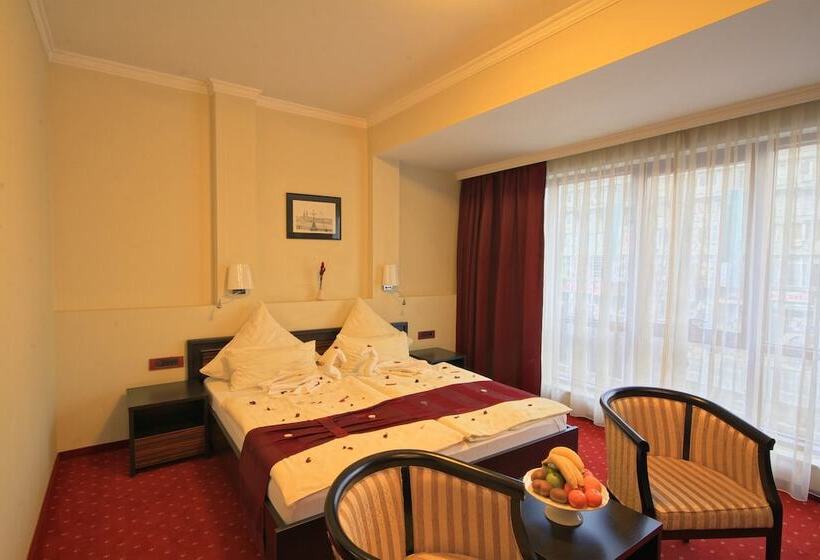 اتاق سوپریور سه تخته, Hamburg