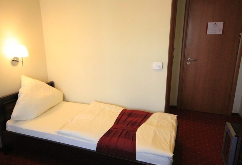 اتاق سوپریور سه تخته, Hamburg