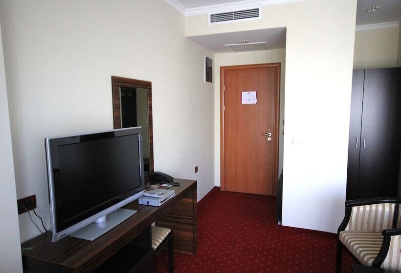 اتاق سوپریور سه تخته, Hamburg