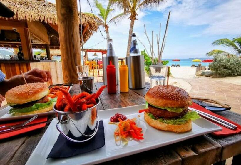 اتاق سوپریور با تخت بزرگ, Esmeralda Resort