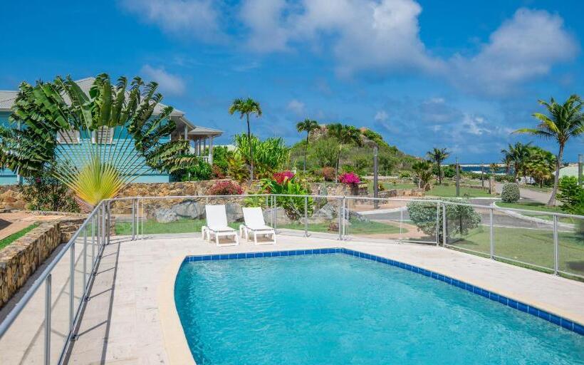 اتاق لوکس با تخت بزرگ, Esmeralda Resort