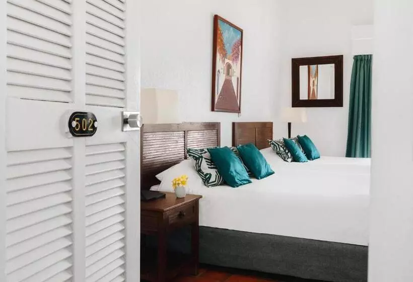 اتاق سوپریور با تخت بزرگ, Esmeralda Resort