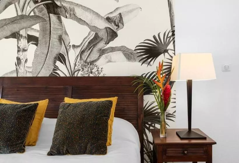 اتاق لوکس با تخت بزرگ, Esmeralda Resort