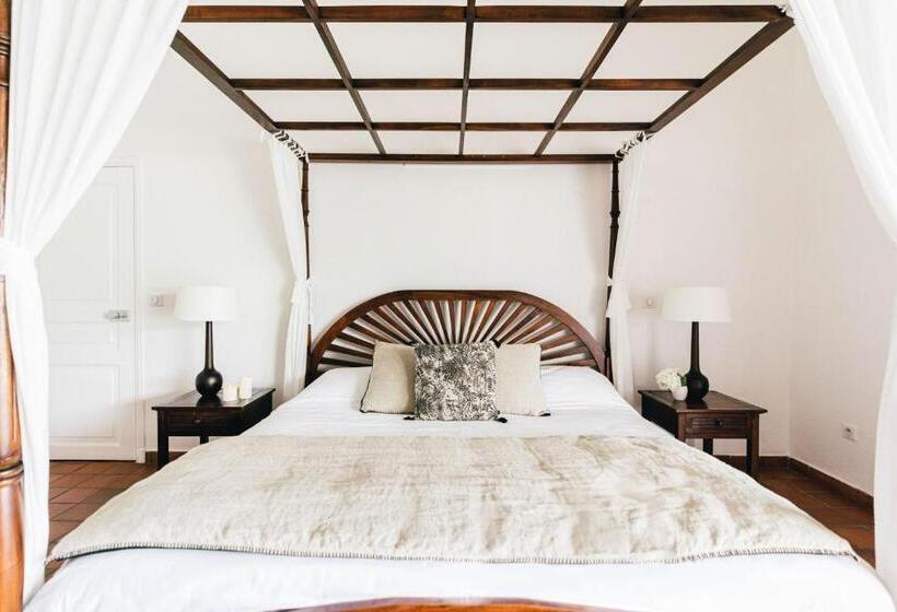 キングサイズベッドのスイートルーム, Esmeralda Resort