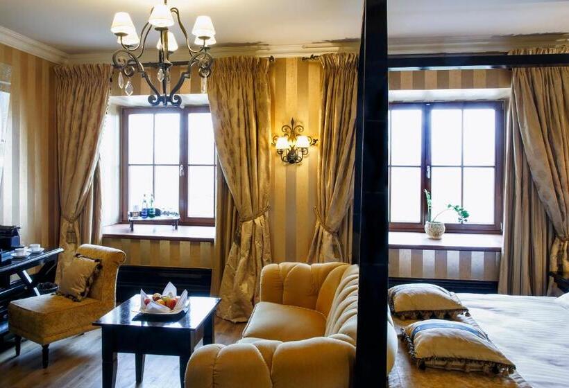 シングルデラックスルーム, Krol Kazimierz