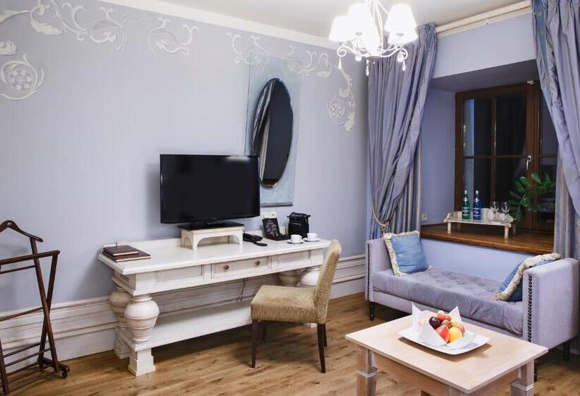 シングルデラックスルーム, Krol Kazimierz