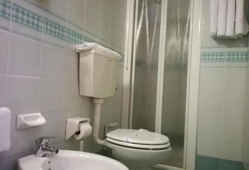 חדר סטנדרט לשלושה, La Passeggiata