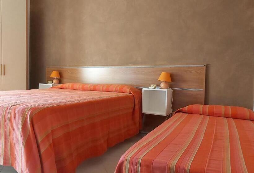 חדר סטנדרט לשלושה, La Passeggiata