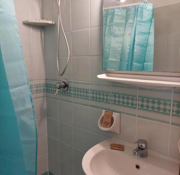 חדר בסיסי, La Passeggiata