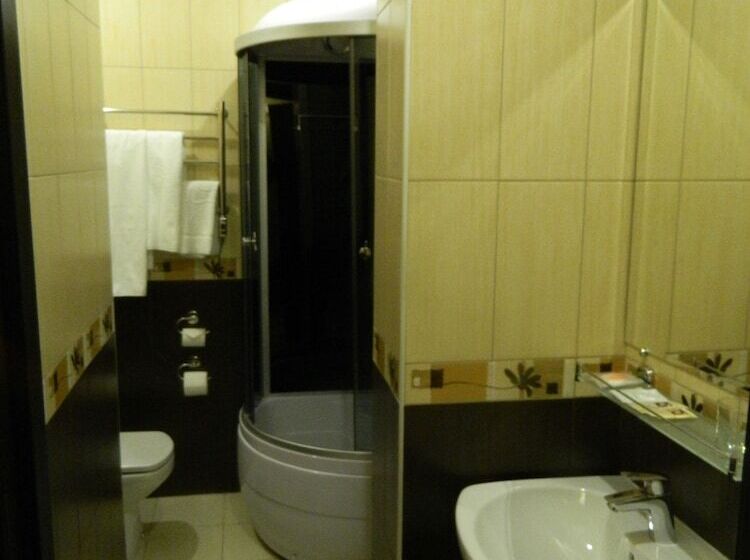 استودیوی استاندارد, Pioner Lux