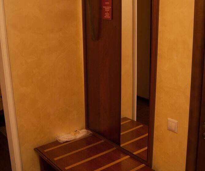 استودیوی استاندارد, Pioner Lux