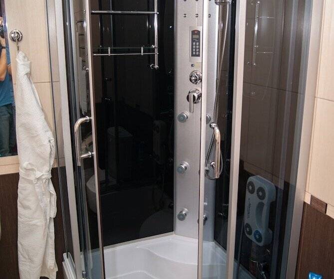 آپارتمان 1 خوابه, Pioner Lux