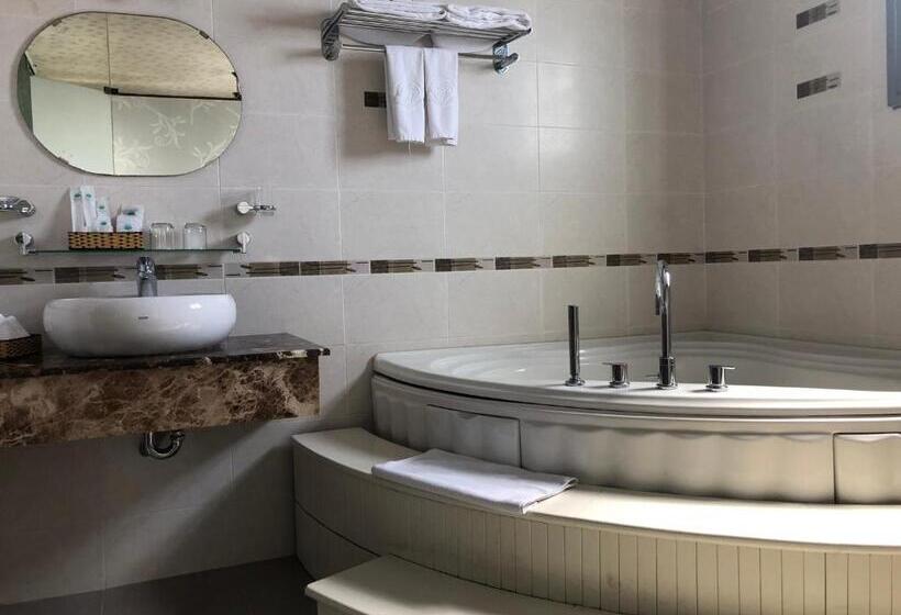 سوییت لوکس, Rembrandt Hotel Nha Trang