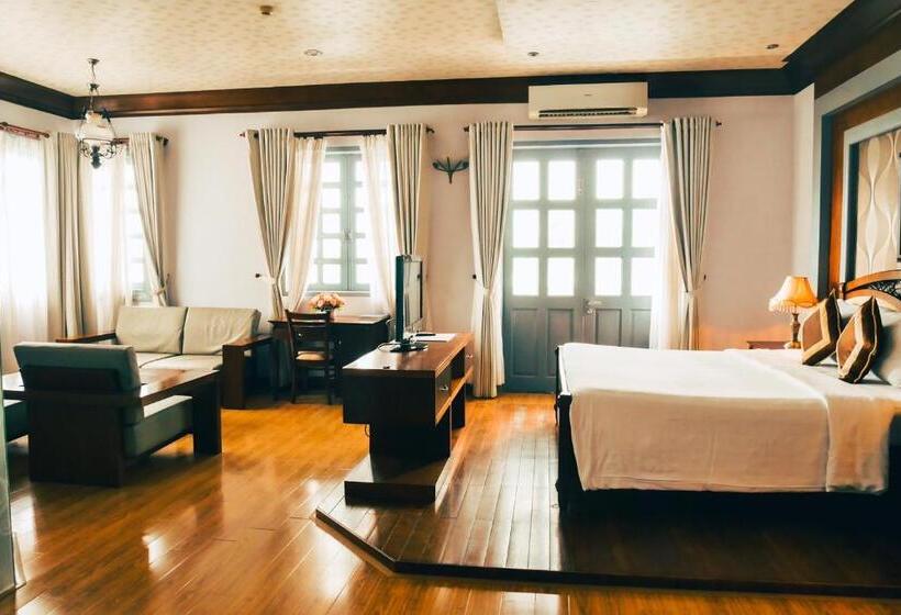 سوییت لوکس, Rembrandt Hotel Nha Trang