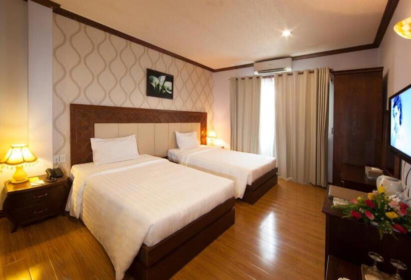 اتاق لوکس با چشم‌انداز دریا, Rembrandt Hotel Nha Trang