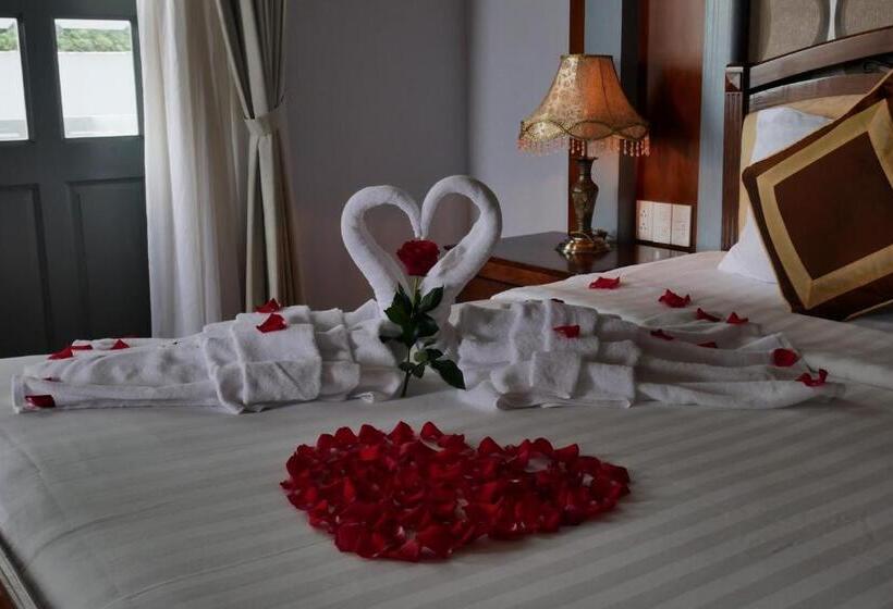 اتاق خانوادگی با چشم‌انداز جانبی دریا, Rembrandt Hotel Nha Trang