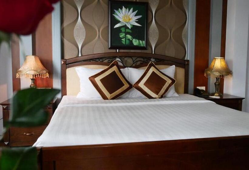 سوییت لوکس, Rembrandt Hotel Nha Trang