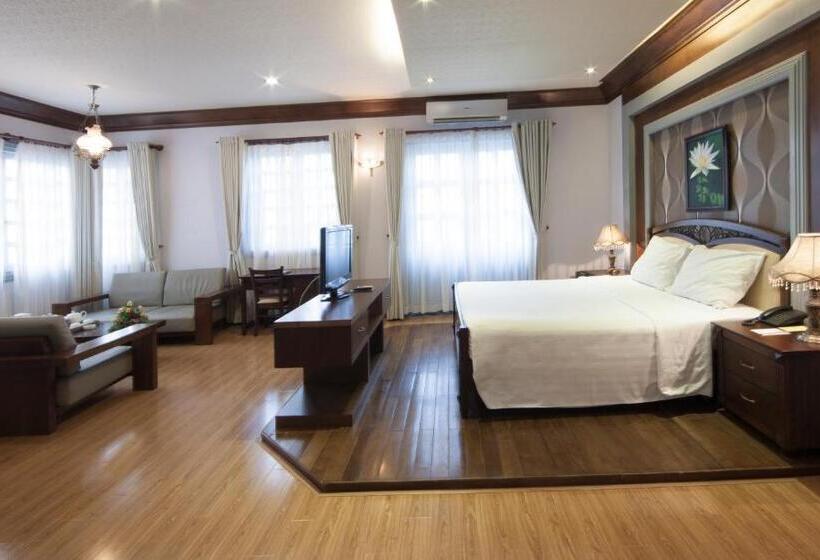 سوییت لوکس, Rembrandt Hotel Nha Trang