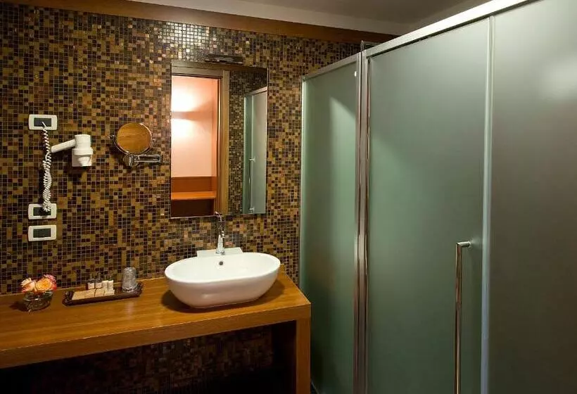 اتاق استاندارد با چشم‌انداز دریاچه, Thai Si Royal Thai Spa