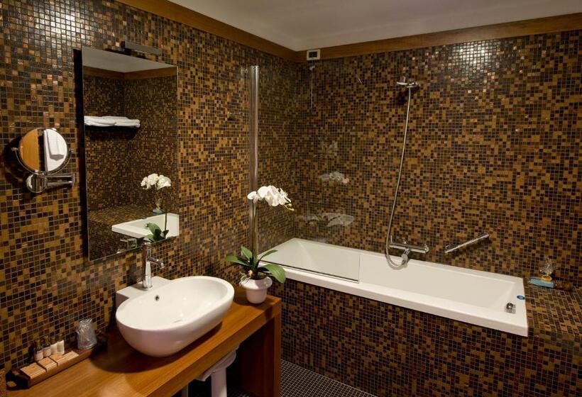 标准间带湖景, Thai Si Royal Thai Spa