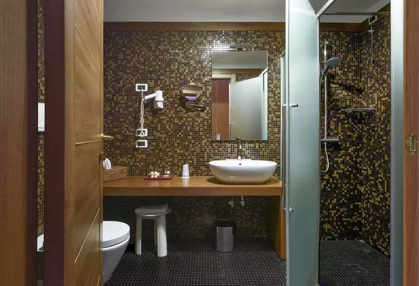 اتاق استاندارد با چشم‌انداز دریاچه, Thai Si Royal Thai Spa